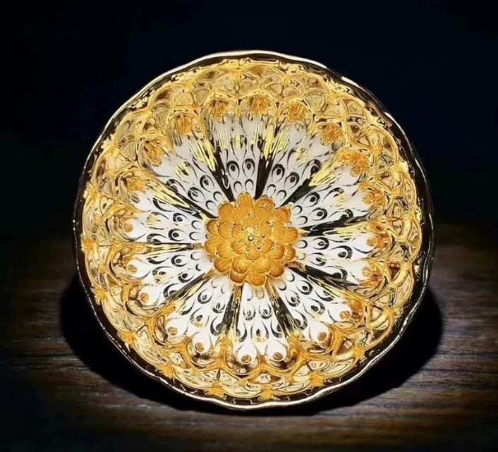 Ceramic artworks are given to foreign friends, and $30 is for packaging and shipping fees