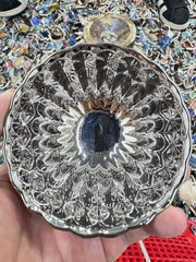 Ceramic artworks are given to foreign friends, and $30 is for packaging and shipping fees