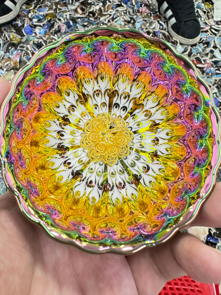 Ceramic artworks are given to foreign friends, and $30 is for packaging and shipping fees