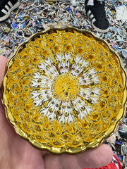 Ceramic artworks are given to foreign friends, and $30 is for packaging and shipping fees